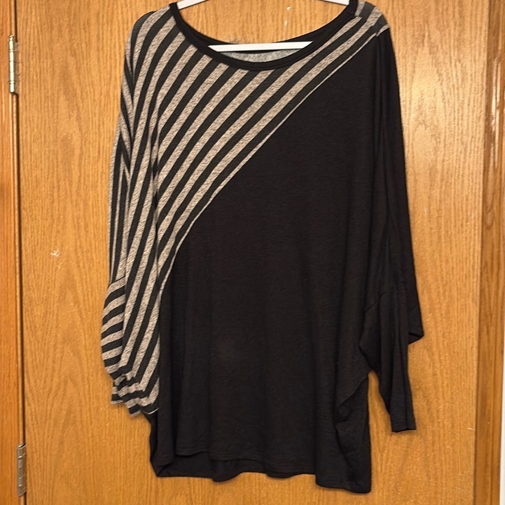1x Maurice’s dolman sleeve top